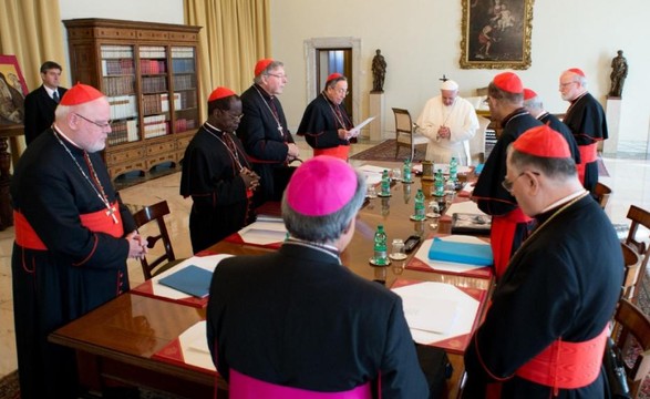 Papa discute reforma da Cúria com Conselho de Cardeais