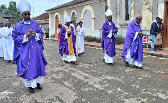 Missa de 1 ano de morte do Bispo emérito do Uige