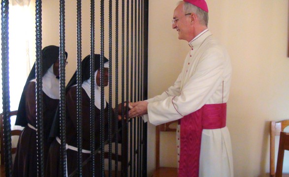 Nuncio Reza com comunidades religiosa de Malanje e visita irmãs Clarissas
