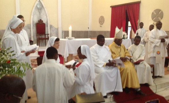 Sé catedral do Lubango acolhe votos perpétuos da irmã Cecília