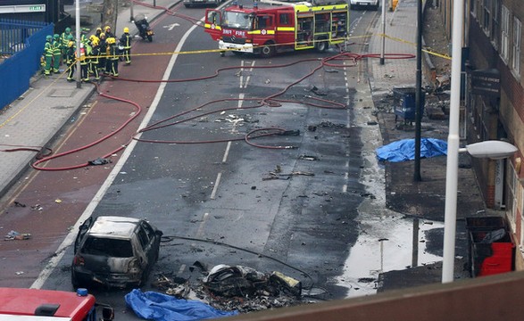 Dois mortos em queda de helicóptero no centro de Londres