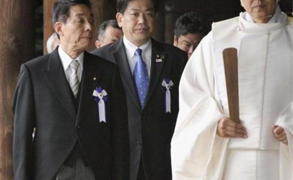 Visita de ministros do Japão a santuário de guerra irrita China