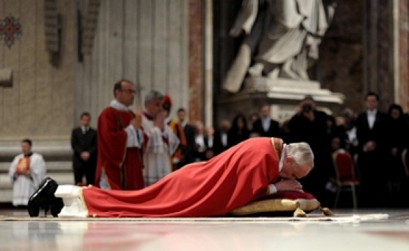 Pregador da Casa Pontifícia apela a reformas na Igreja