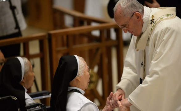 Papa Valoriza a contribuição das mulheres na vida da Igreja