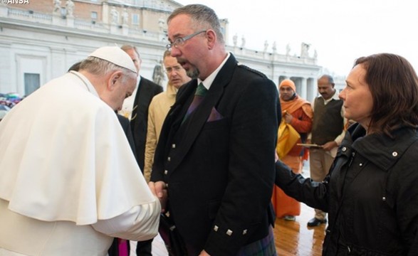 Papa Francisco encontrou familiares de vítimas do EI