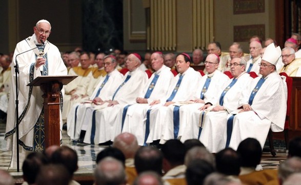 Papa pede orações pelas «decisões» do próximo Sínodo sobre a família