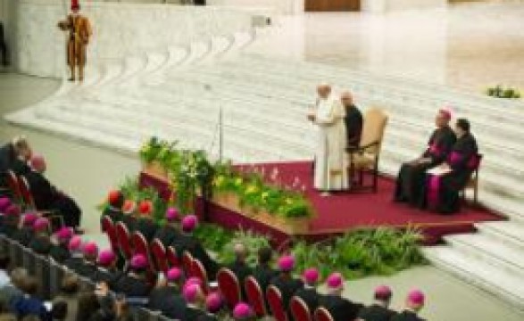 Papa Francisco: uma pastoral sem oração não chega ao coração 
