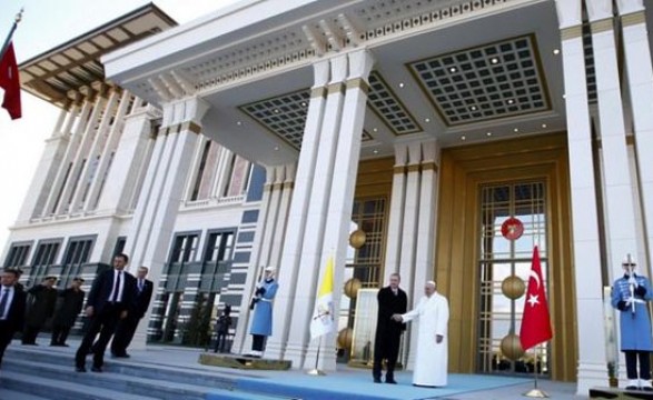 Papa condena atentado terrorista em Ancara