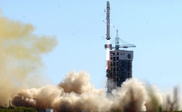 Primeiro satélite angolano será lançado em 2015