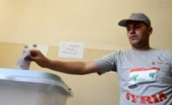 Síria realiza legislativas parciais para substituir cinco deputados