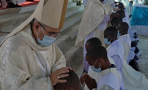 Diocese de Benguela encerra jubileu de ouro com ordenações sacerdotais