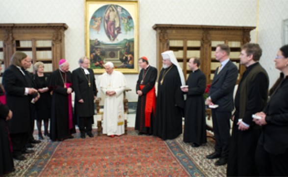 Ecumenismo: Bento XVI apela a compromisso espiritual e social para a unidade dos cristãos