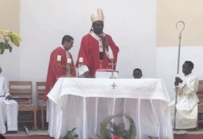D. Imbamba exorta firmeza e coerência dos cristãos