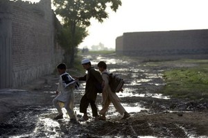 OTAN mata três crianças em bombardeio no Afeganistão
