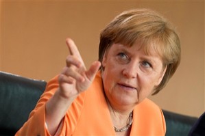 Angela Merkel defende continuação de austeridade em Portugal
