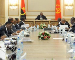 Angola com Gestão orçamental positiva