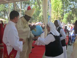 Caconda abre porta Santa e festeja o jubileu dos 125 anos das irmãs de São José