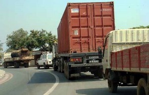 Circulação de viaturas pesadas de longo curso, no país, será regulamentada