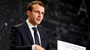 Macron apela Europa a mudar de olhar sobre África