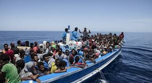  40 Migrantes morrem afogados perto da costa da Líbia
