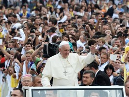 Papa despede-se com mensagem contra a «indiferença»