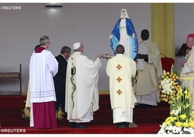 Papa na Missa em Nairobi: não ao materialismo e indiferença