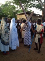 A cruz de cristo circulou por algumas ruas de Luanda na Via Sacra 