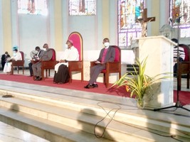 Líderes religiosos em oração pelos 45 anos de Independência