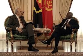 Presidente de Angola diz estar há “demasiado” tempo no poder