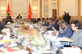 12503201ministro
