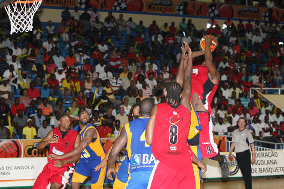 Basquetebol/Angola: 1.º de Agosto e Petro jogam clássico na Cidadela -  Basquetebol - SAPO Desporto