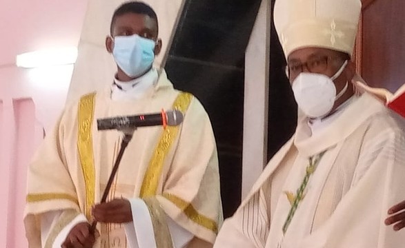 São Tomé Ganha um Diácono Ordenado na Diocese de Caxito