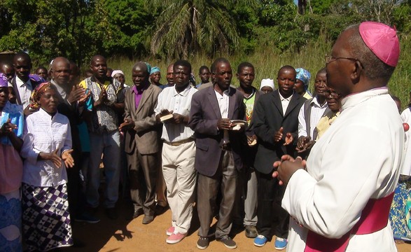 Missão de Cacuso recebe visita do Pastor de Malanje 