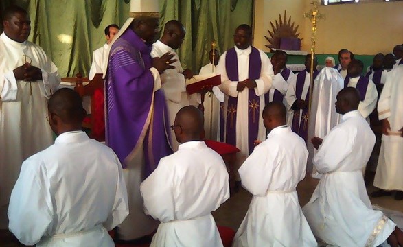 1º Domingo da Quaresma celebrado com ordenações na diocese do Uíge