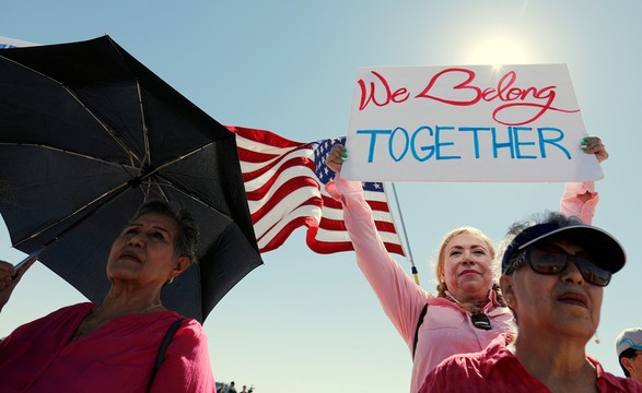 17 Estados americanos processam Donald Trump para exigir reunião de famílias imigrantes