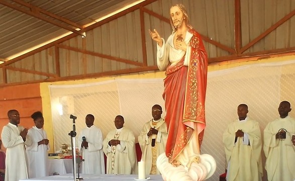 Dom Luzizila desafia cristãos a cultivarem a paz e reconciliação junto dos que sofrem