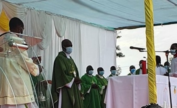 “Páscoa é a nossa própria vida” diz Bispo auxiliar