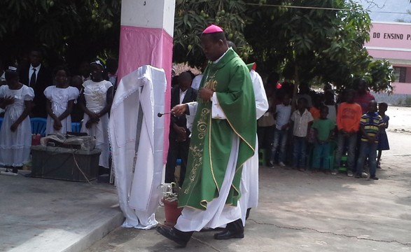 Interior da diocese do Namibe radiografada pelo Bispo