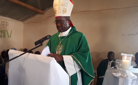 Dom Ndakalako exorta cristãos a serem mais caridosos para com os marginalizados