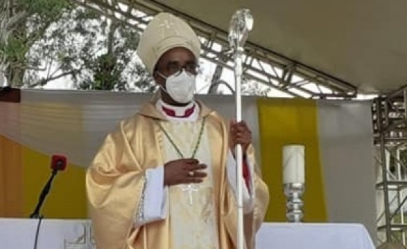 Bispo do Uíge mostra-se descontente com dirigentes que não honram compromisso para com a nação