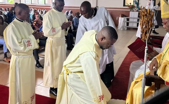 Diocese do Dundo ganha 3 novos diáconos