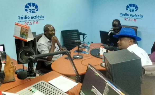 Debate Informativo: O actual estado do Jornalismo e do Jornalista em Angola