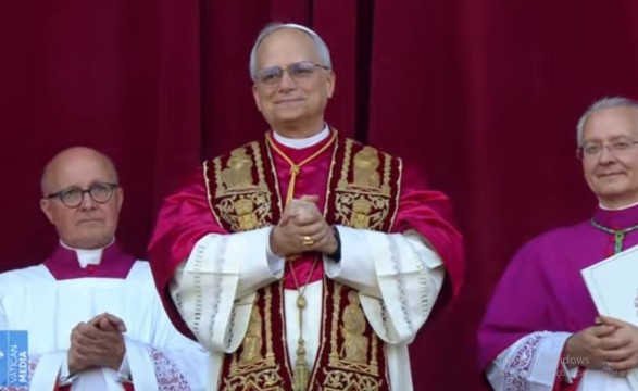 Cardeal Robert Francis Prevost eleito Papa