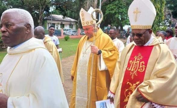 Diocese do Dundo celebra jubileu com ordenações Diaconais