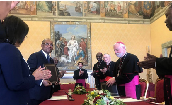 Reforçada cooperação Angola e Vaticano depois da Assinatura do Acordo-Quadro