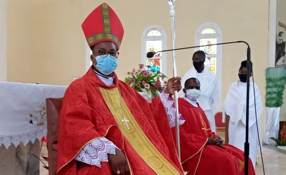 Bispo de Caxito alerta angolanos a estarem atentos às propostas de governação