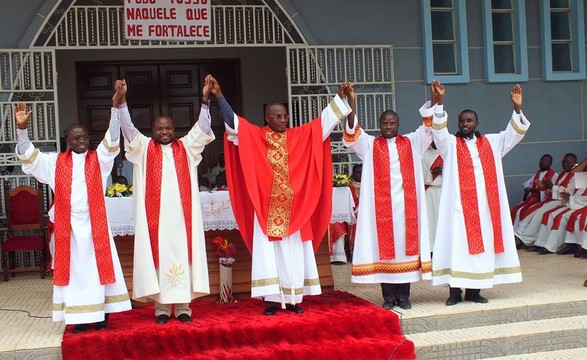 Cabinda testemunha ordenação do primeiro “filho” capuchinho 
