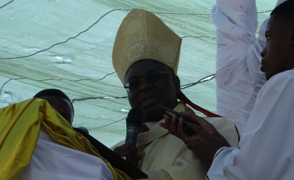 Já esta a disposição dos cristãos a bíblia sagrada traduzida em língua nacional umbundu