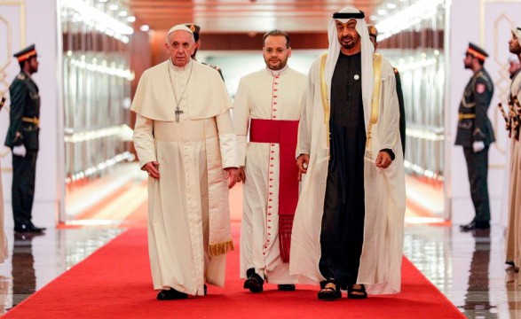 Papa Francisco chega a Abu Dhabi