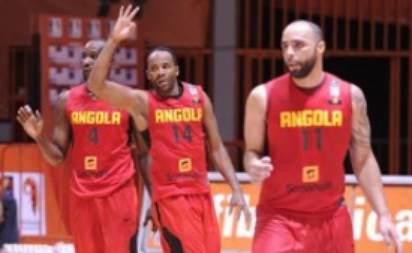 Afrobasket Angola nas meias finais defronta os donos da casa.